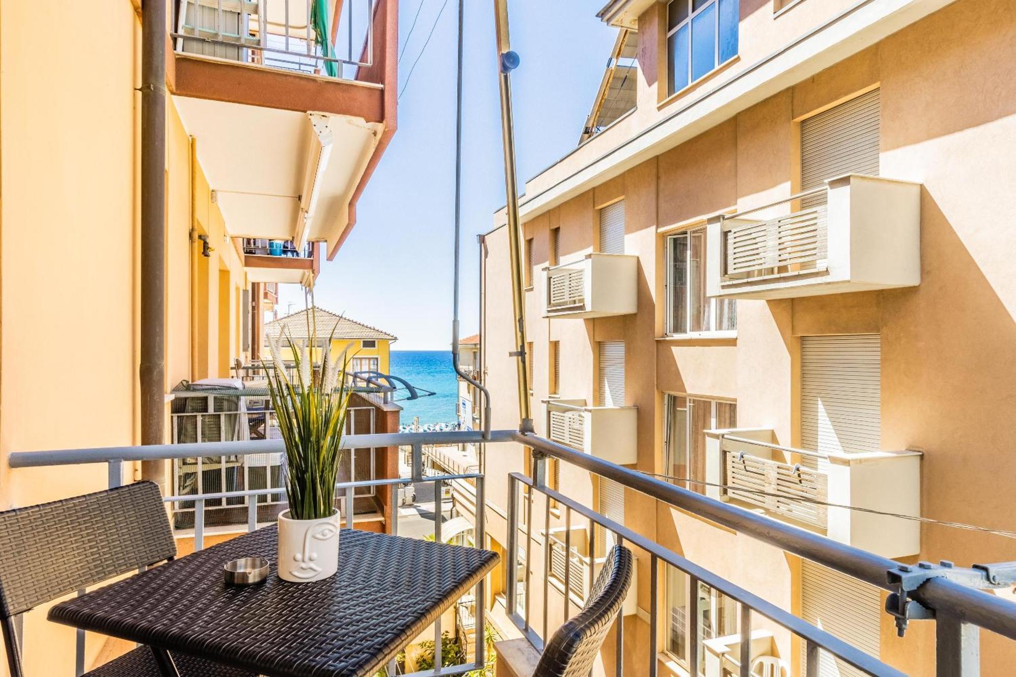'Nature Home' 30Mt Sea -Central Station -Netflix Pietra Ligure Bagian luar foto